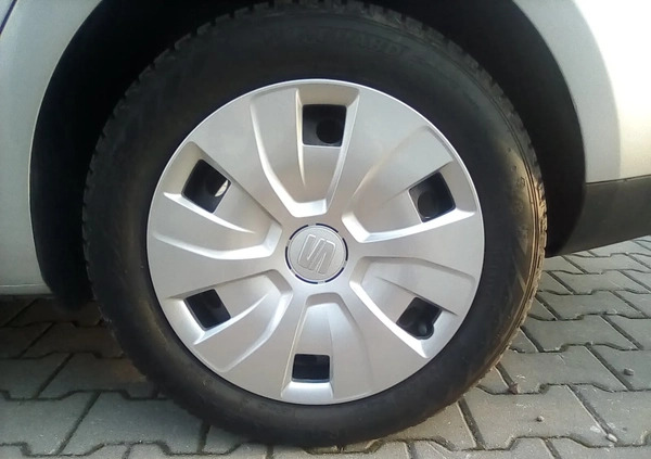 Seat Ibiza cena 27800 przebieg: 91800, rok produkcji 2015 z Garwolin małe 277